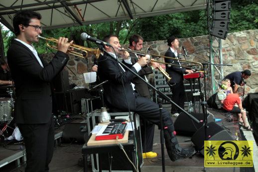 Yellow Umbrella (D) 21. This Is Ska Festival - Wasserburg, Rosslau 23. Juni 2017 (13).JPG